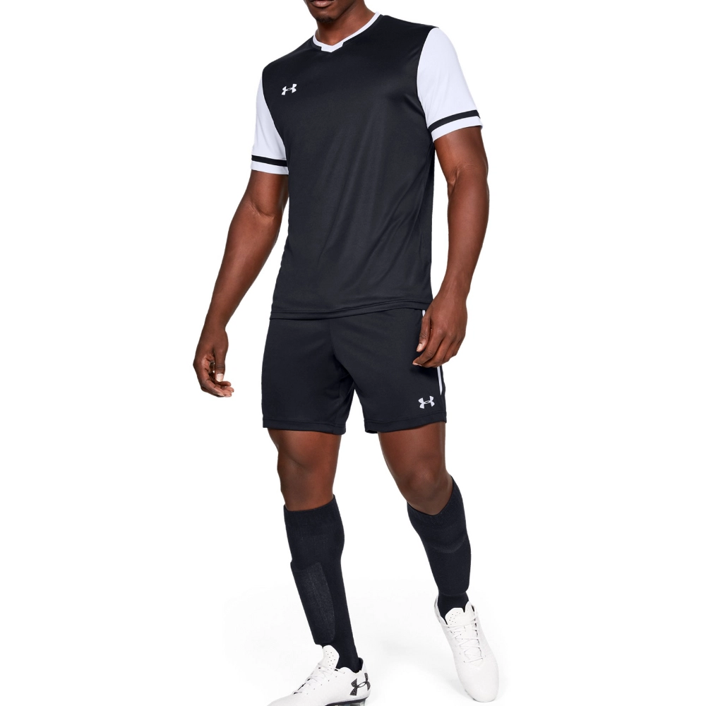 Under Armour Maquina 2.0 logo