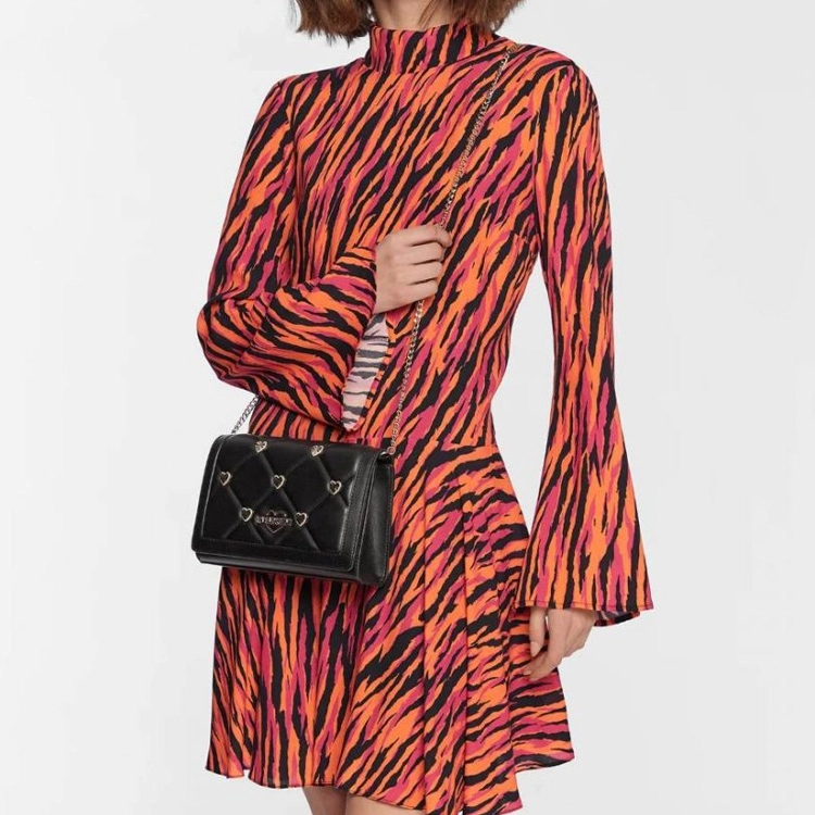 LOVE MOSCHINO