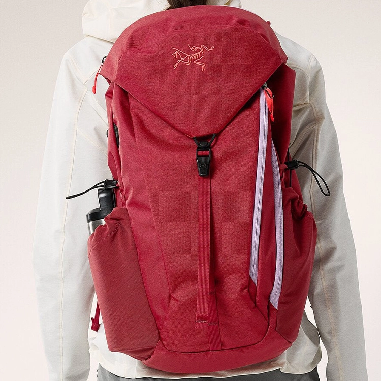 Arcteryx Mantis 20L Logo
