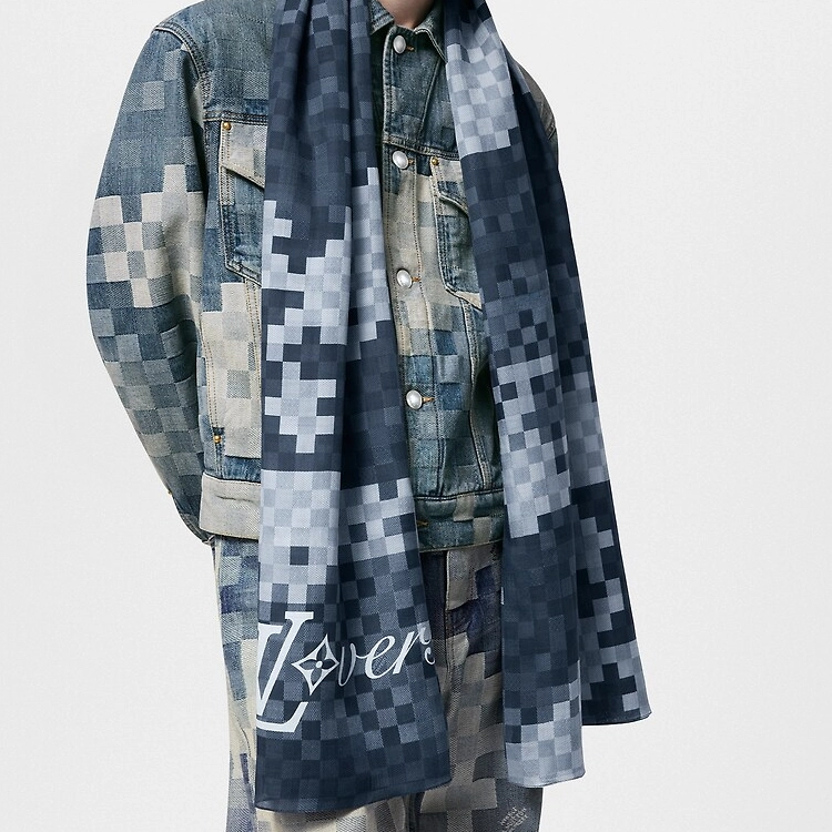 LOUIS VUITTON 24 Logo