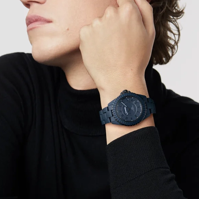 CHANEL J12 38mm 200