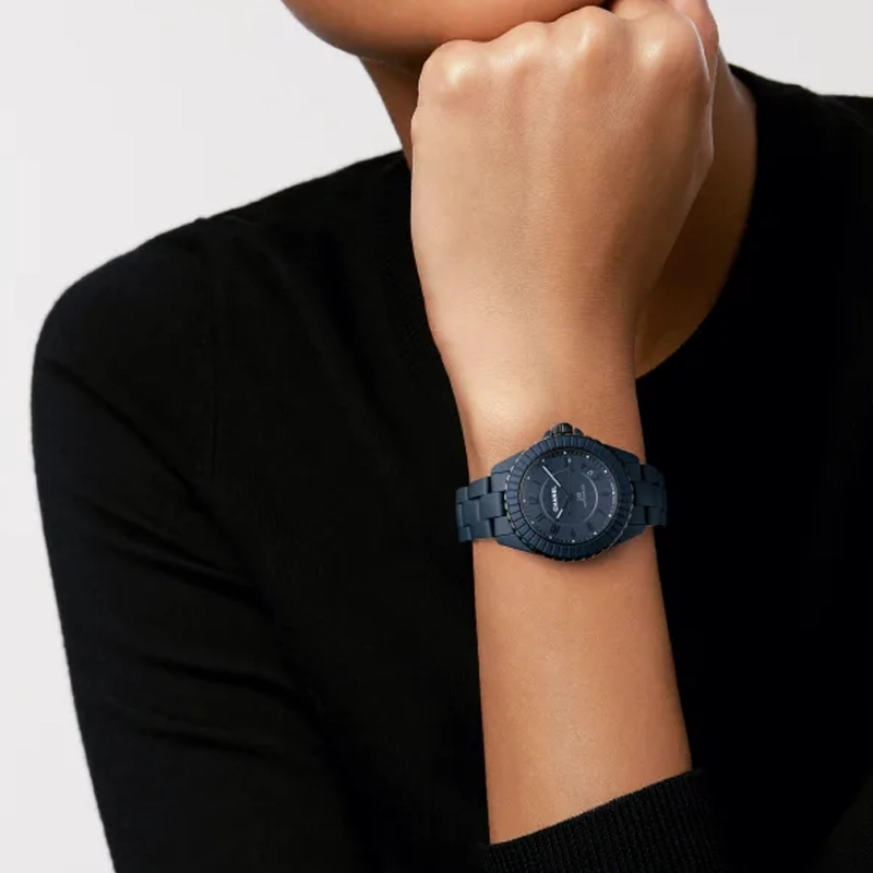 CHANEL J12 38mm 200