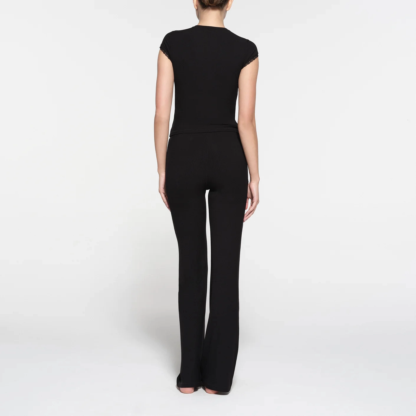 SKIMS SOFT LOUNGE LACE T-SHIRT T ONYX