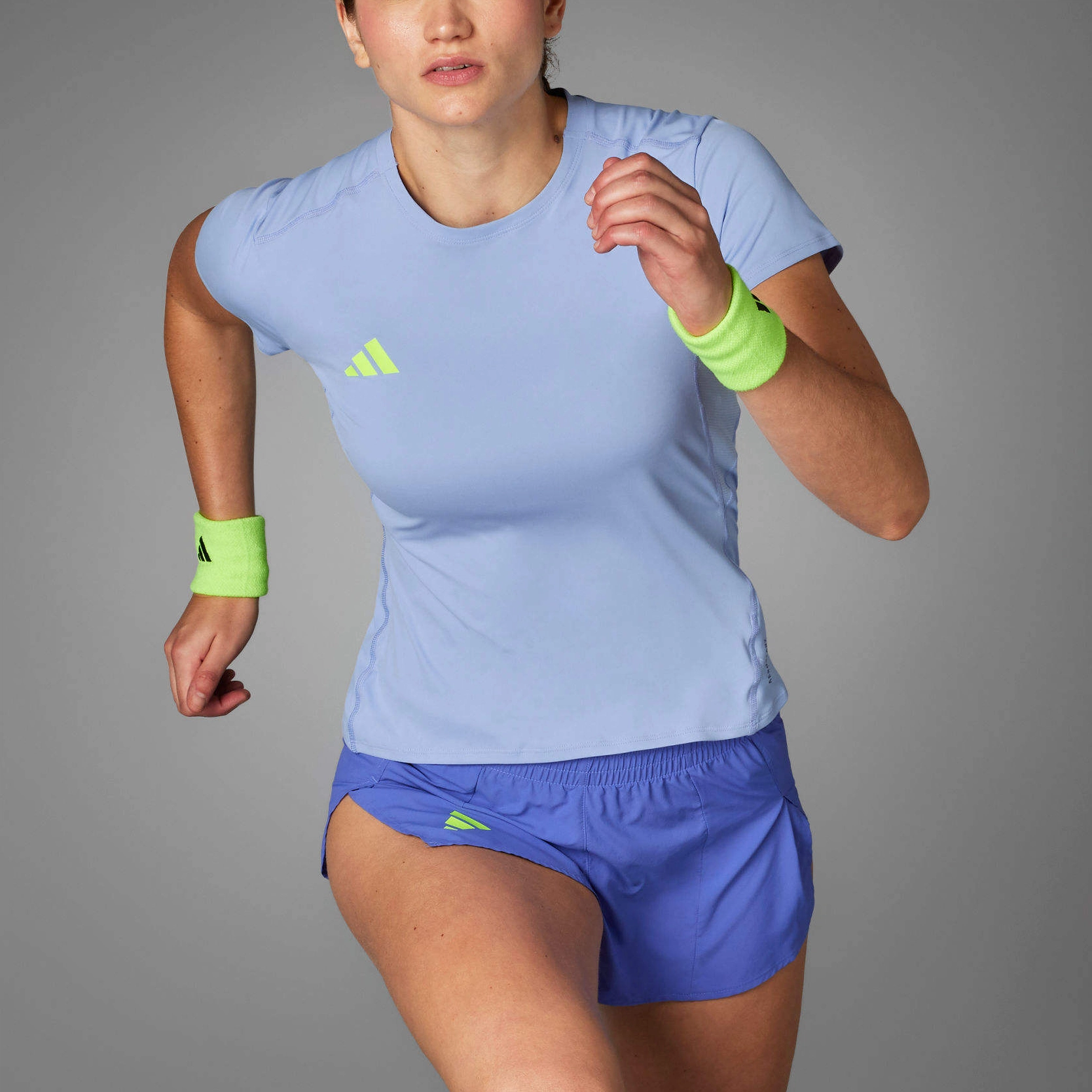 adidas SportPerformance ADIZERO ESSENTIALS T