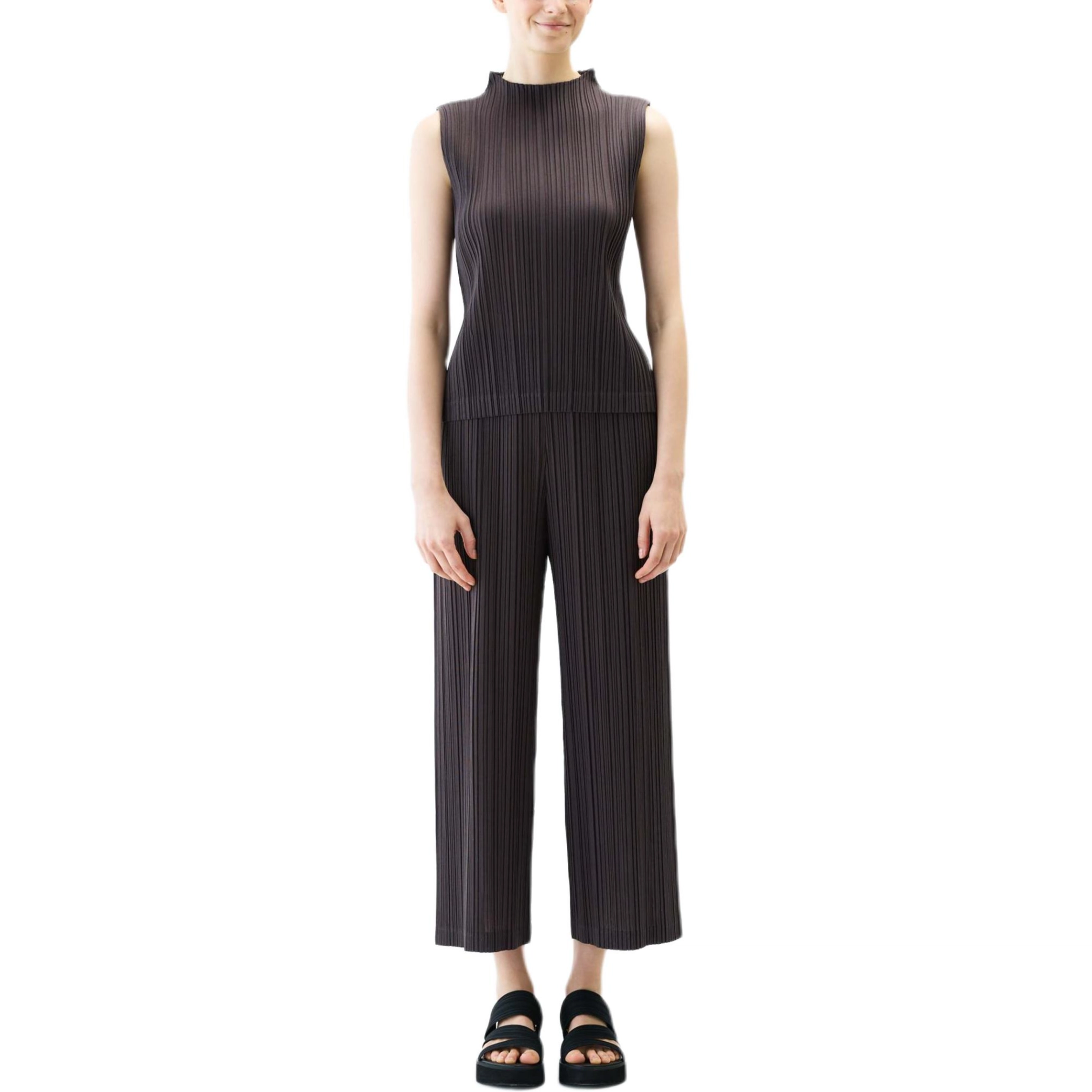 PLEATS PLEASE ISSEY MIYAKE