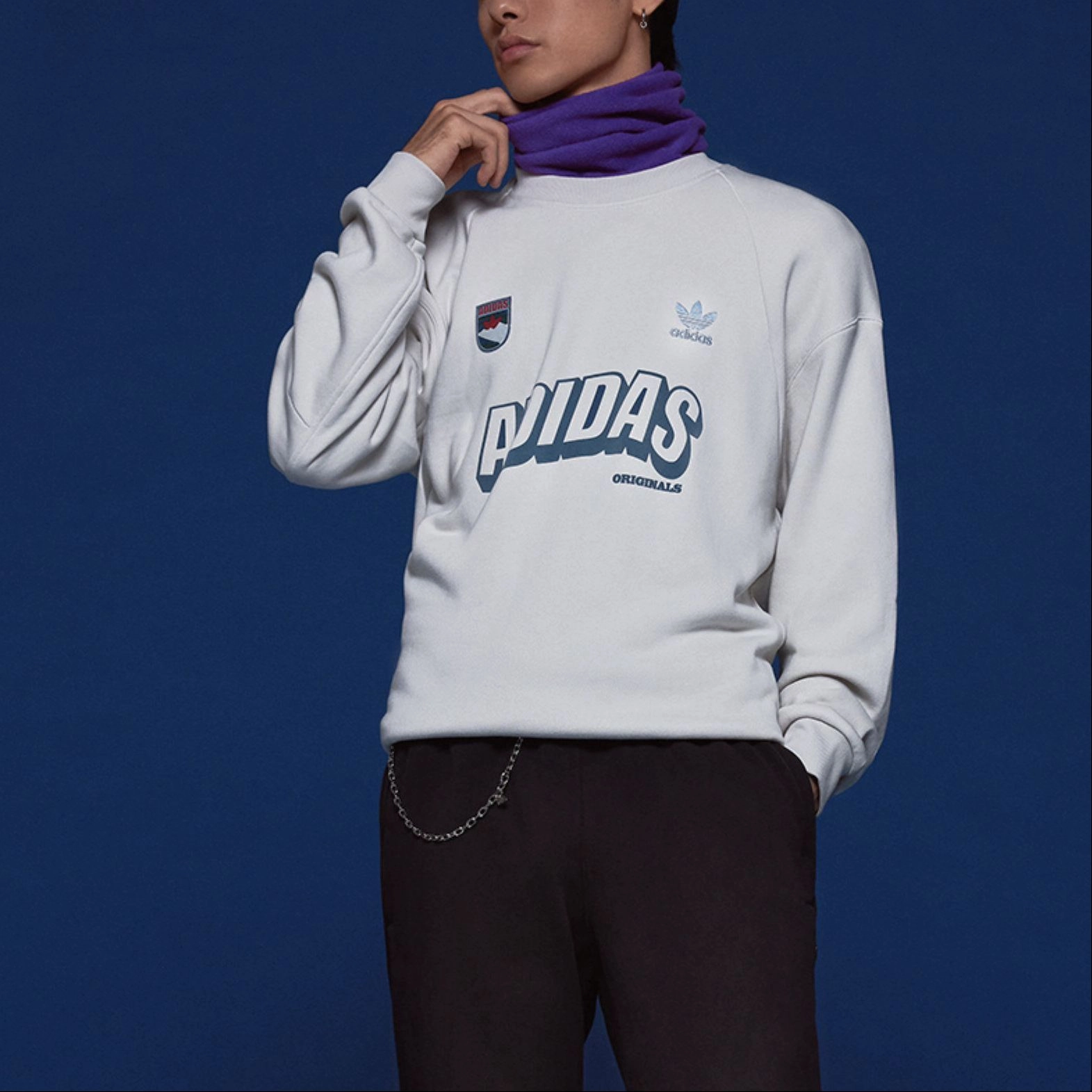 adidas originals Sportswear Sweatshirt Logo