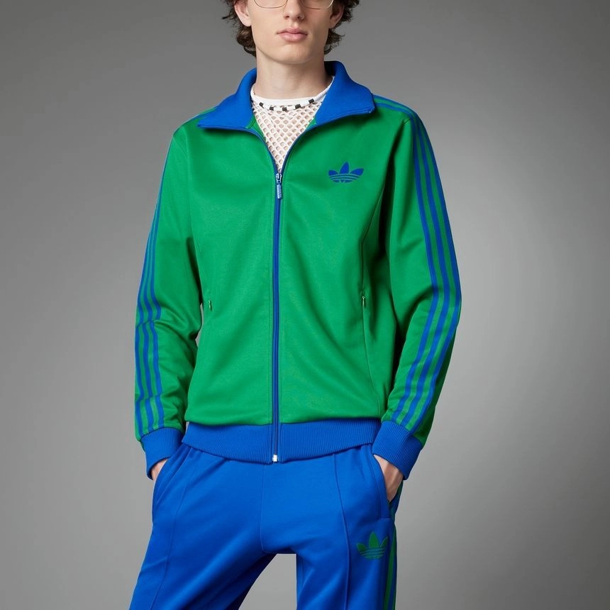 adidas originals FW22 Logo