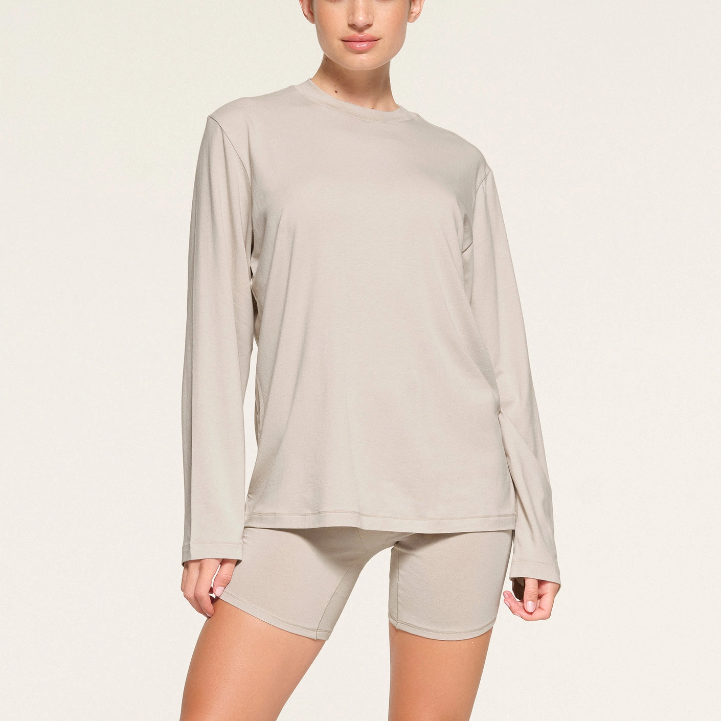SKIMS BOYFRIEND LONG SLEEVE T-SHIRT T STONE