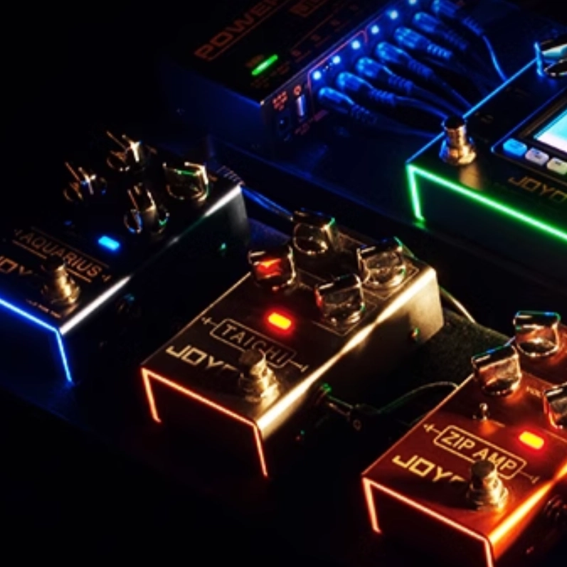 JOYO () R-25 HOT WITCH