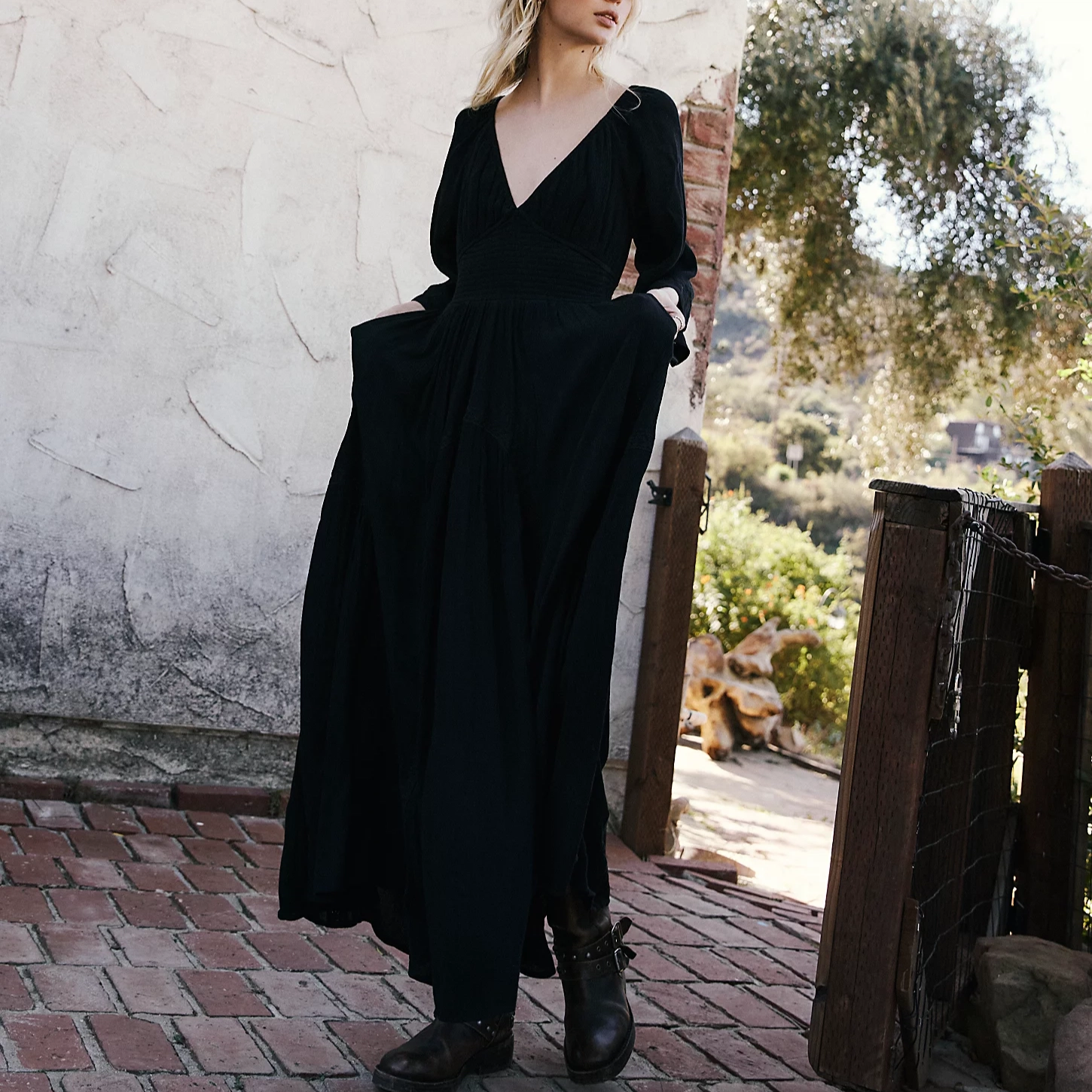 FREE PEOPLE Dixie Maxi V BLACK