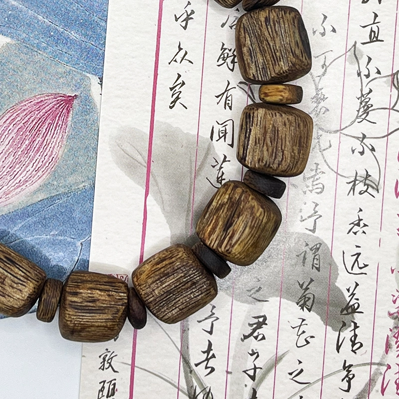亮尊 孤品 越南芽庄白棋 野生虫漏结香 沉水满结油 奇楠 名贵木作手串 男女同款情侣款