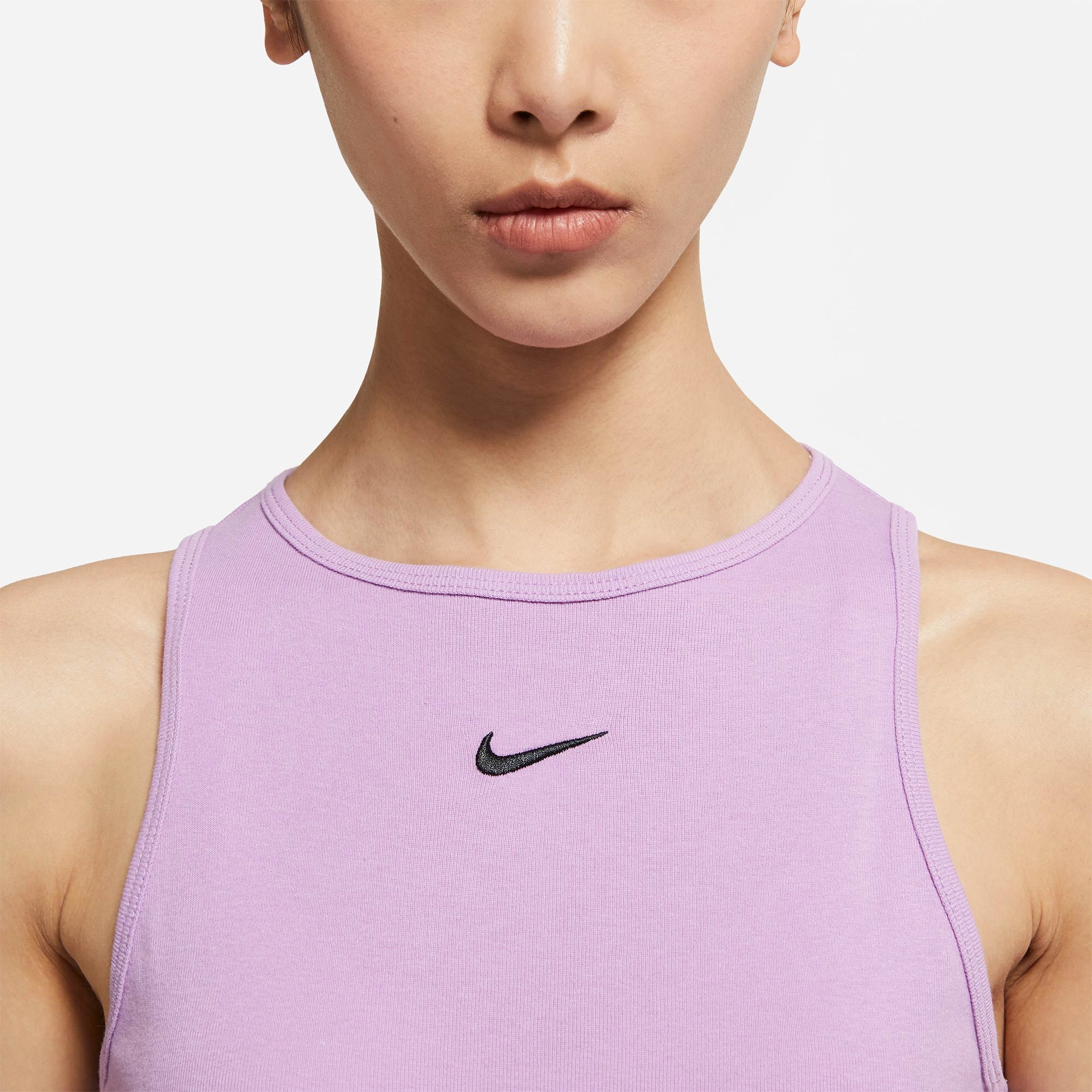 Nike Sportswear Essential Logo