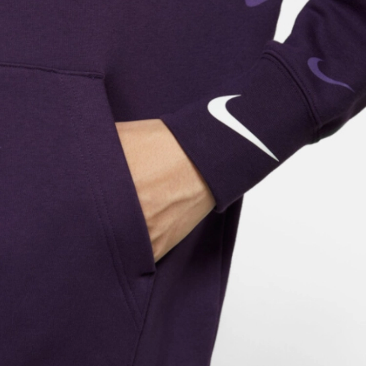 Nike Sportswear Swoosh Logo