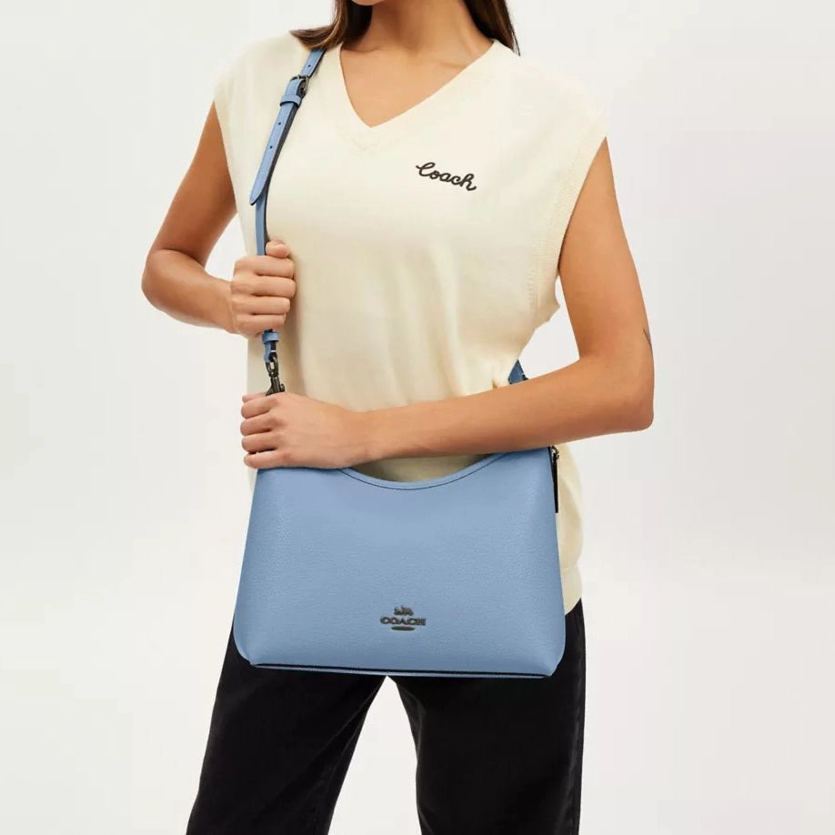 COACH Laurel 31 Logo