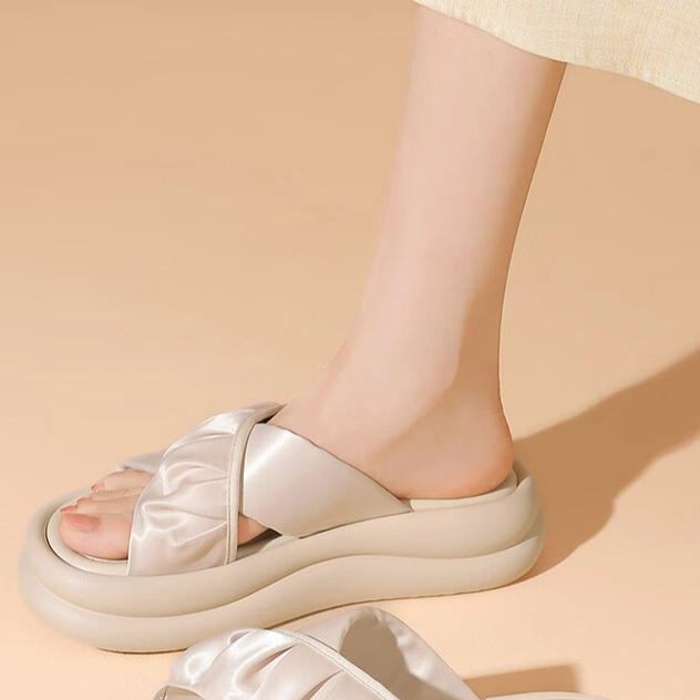 DAPHNE PU