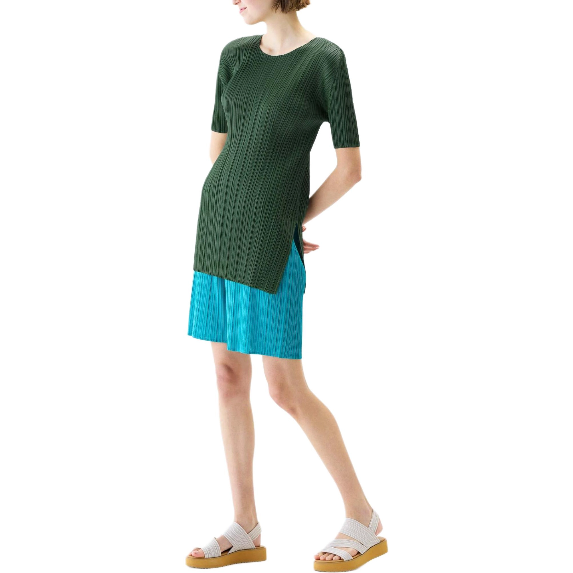 PLEATS PLEASE ISSEY MIYAKE