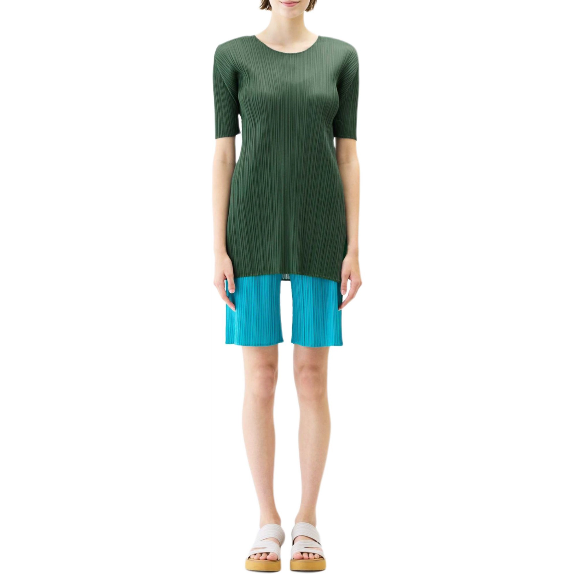 PLEATS PLEASE ISSEY MIYAKE