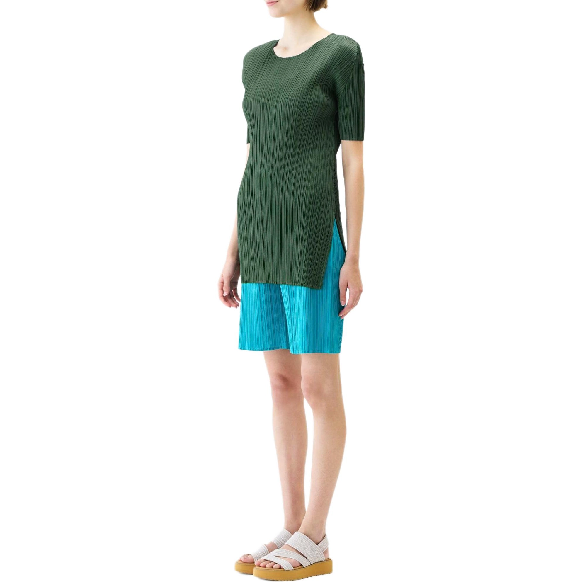 PLEATS PLEASE ISSEY MIYAKE