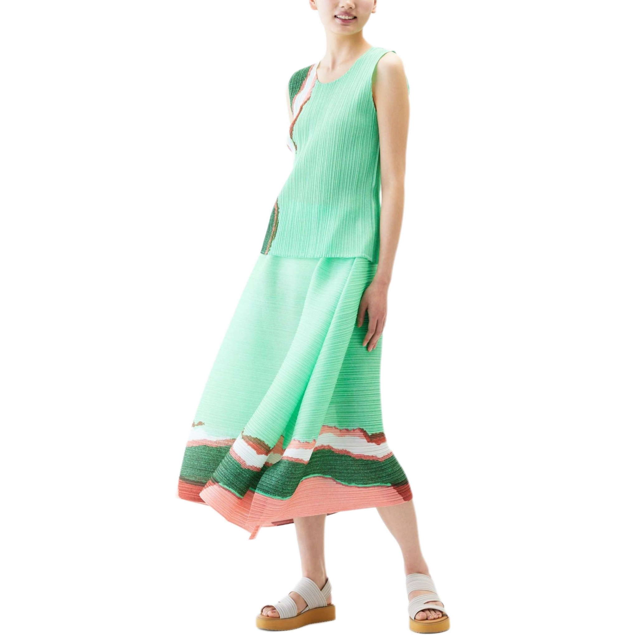 PLEATS PLEASE ISSEY MIYAKE