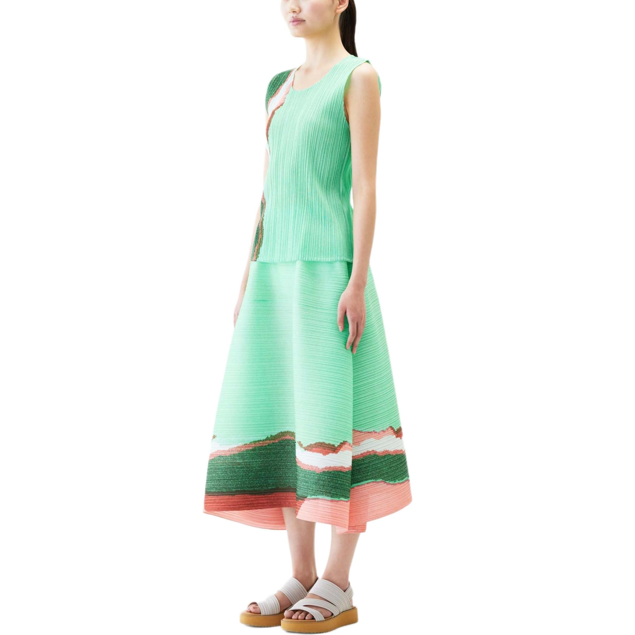 PLEATS PLEASE ISSEY MIYAKE