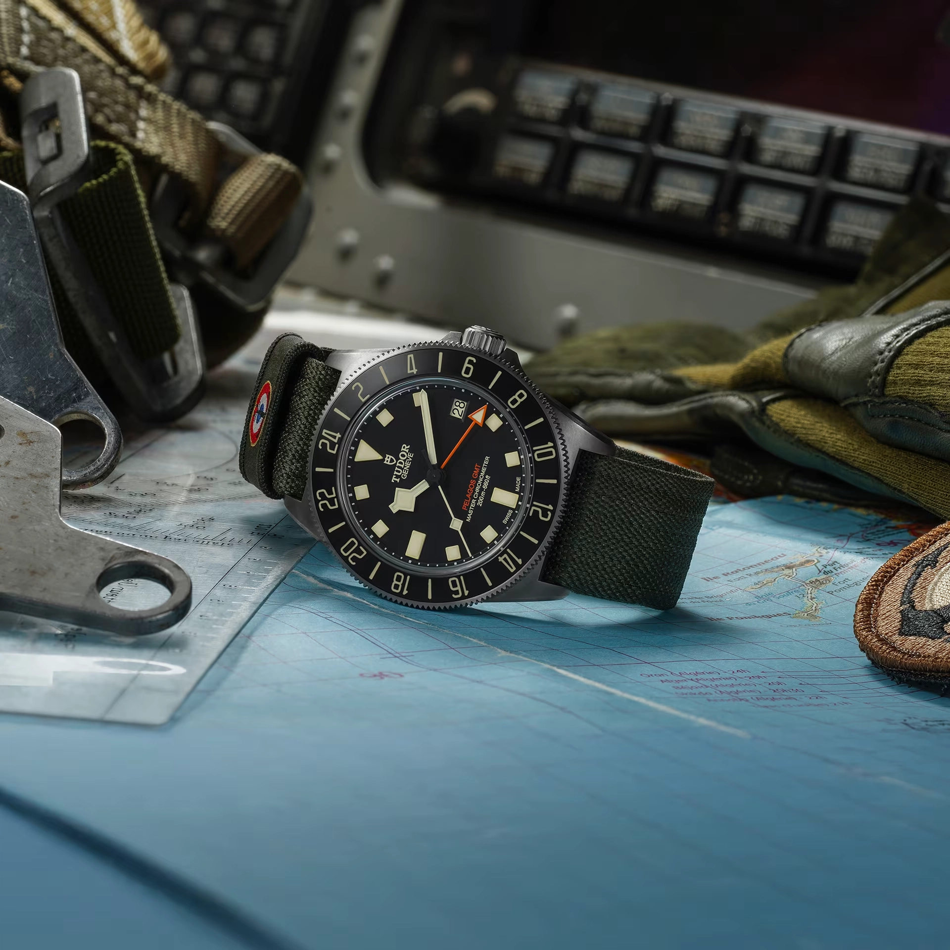 TUDOR FXD 200 42mm