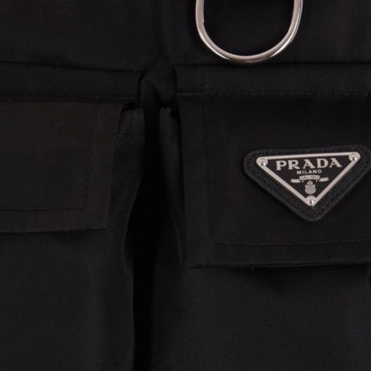 PRADA LogoV