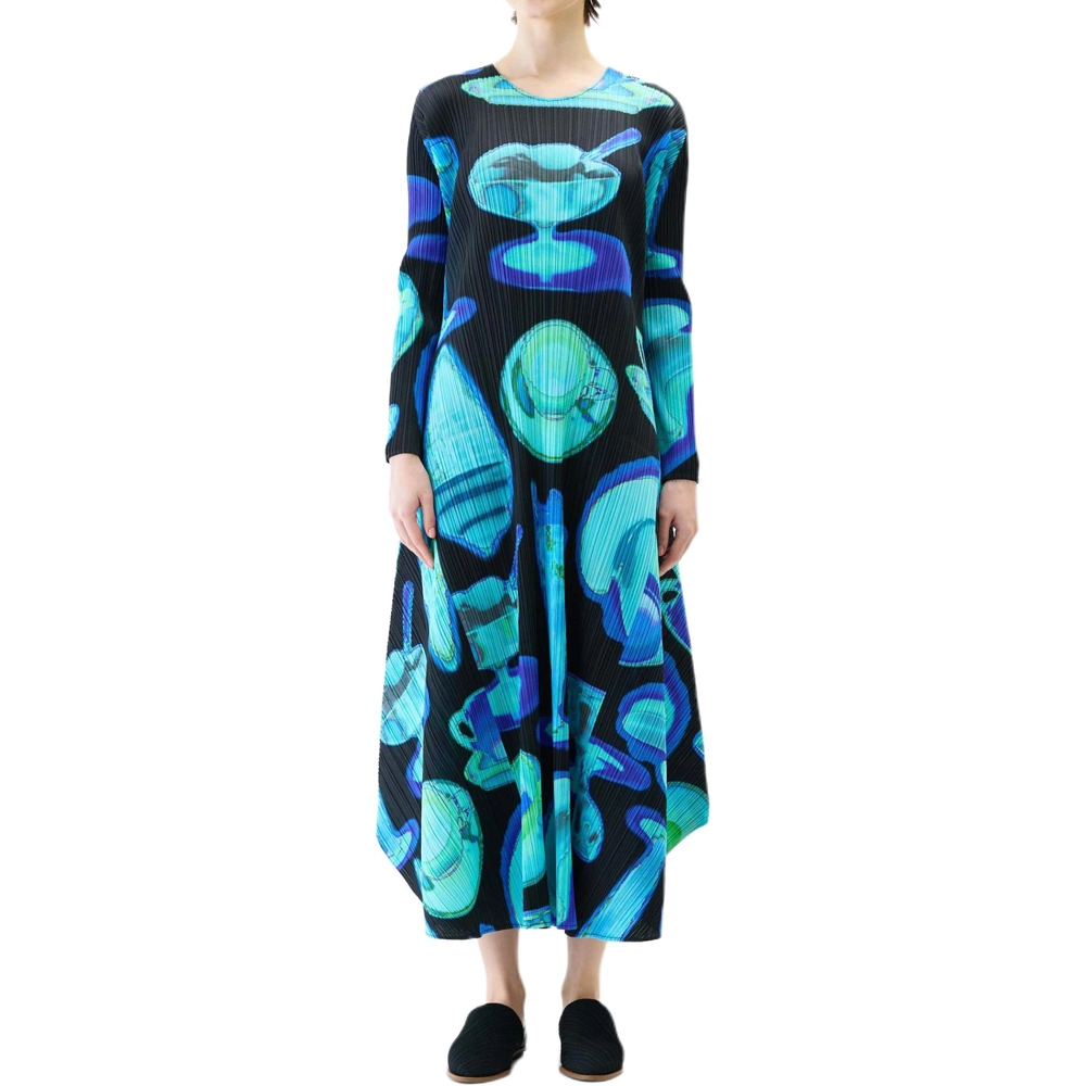 PLEATS PLEASE ISSEY MIYAKE