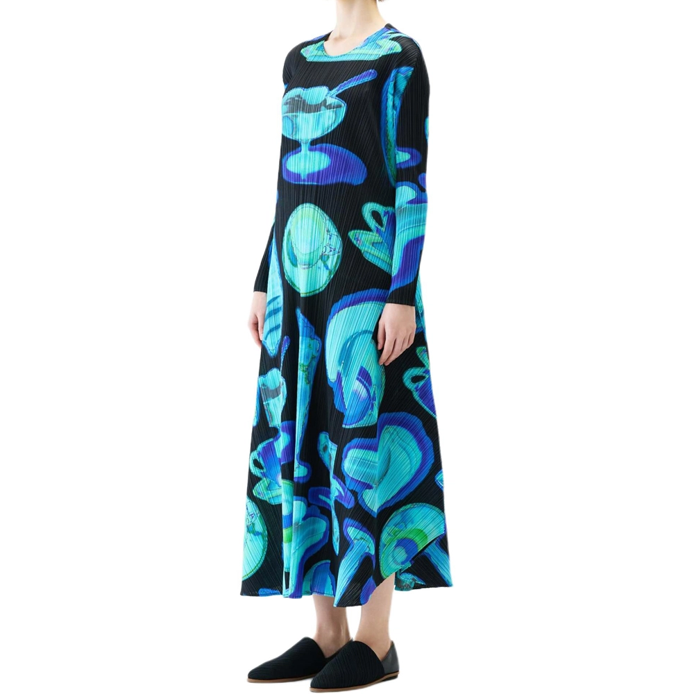 PLEATS PLEASE ISSEY MIYAKE