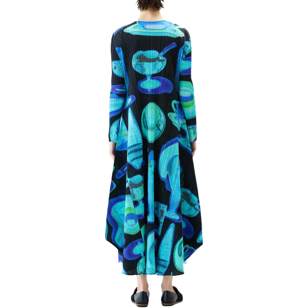 PLEATS PLEASE ISSEY MIYAKE