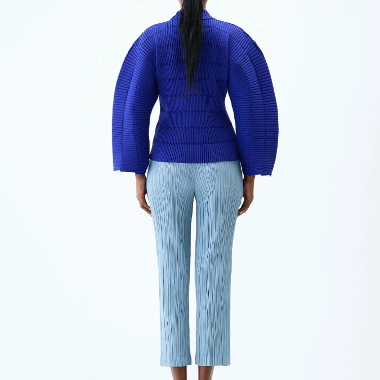 PLEATS PLEASE ISSEY MIYAKE
