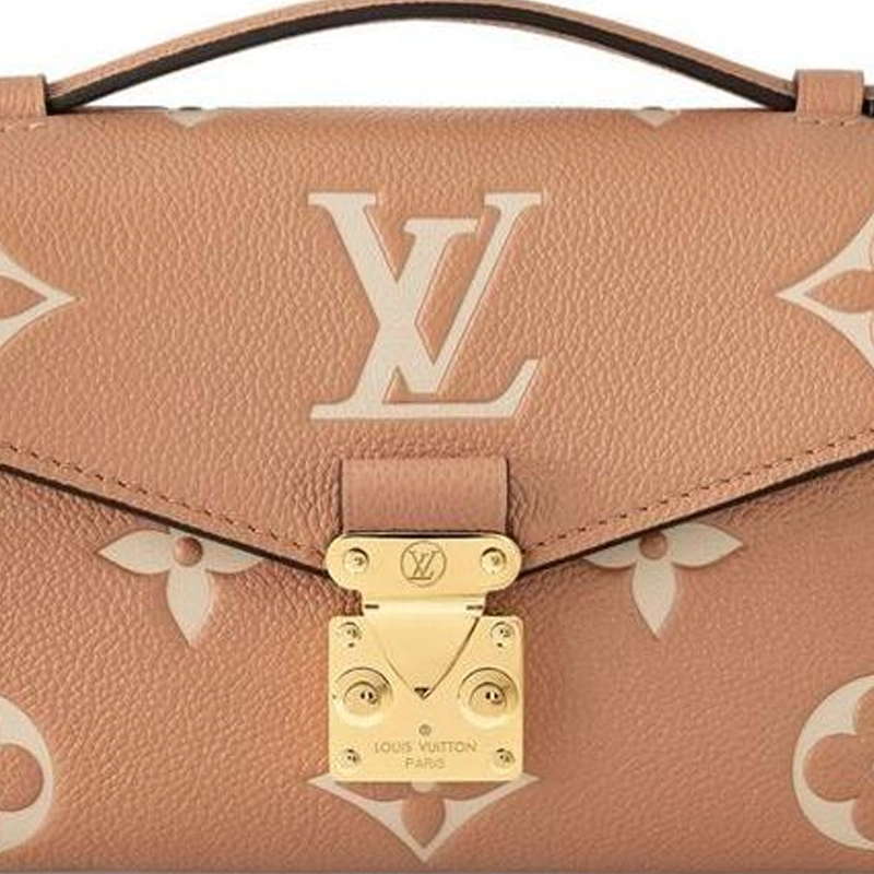 LOUIS VUITTON Pochette Metis East West