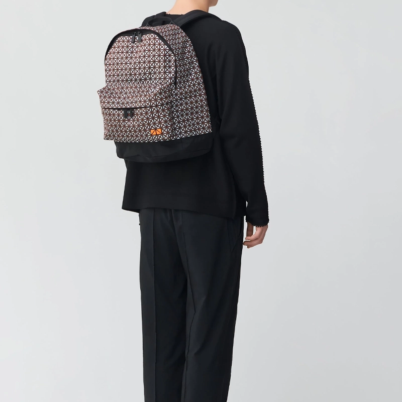 ISSEY MIYAKE Kuro