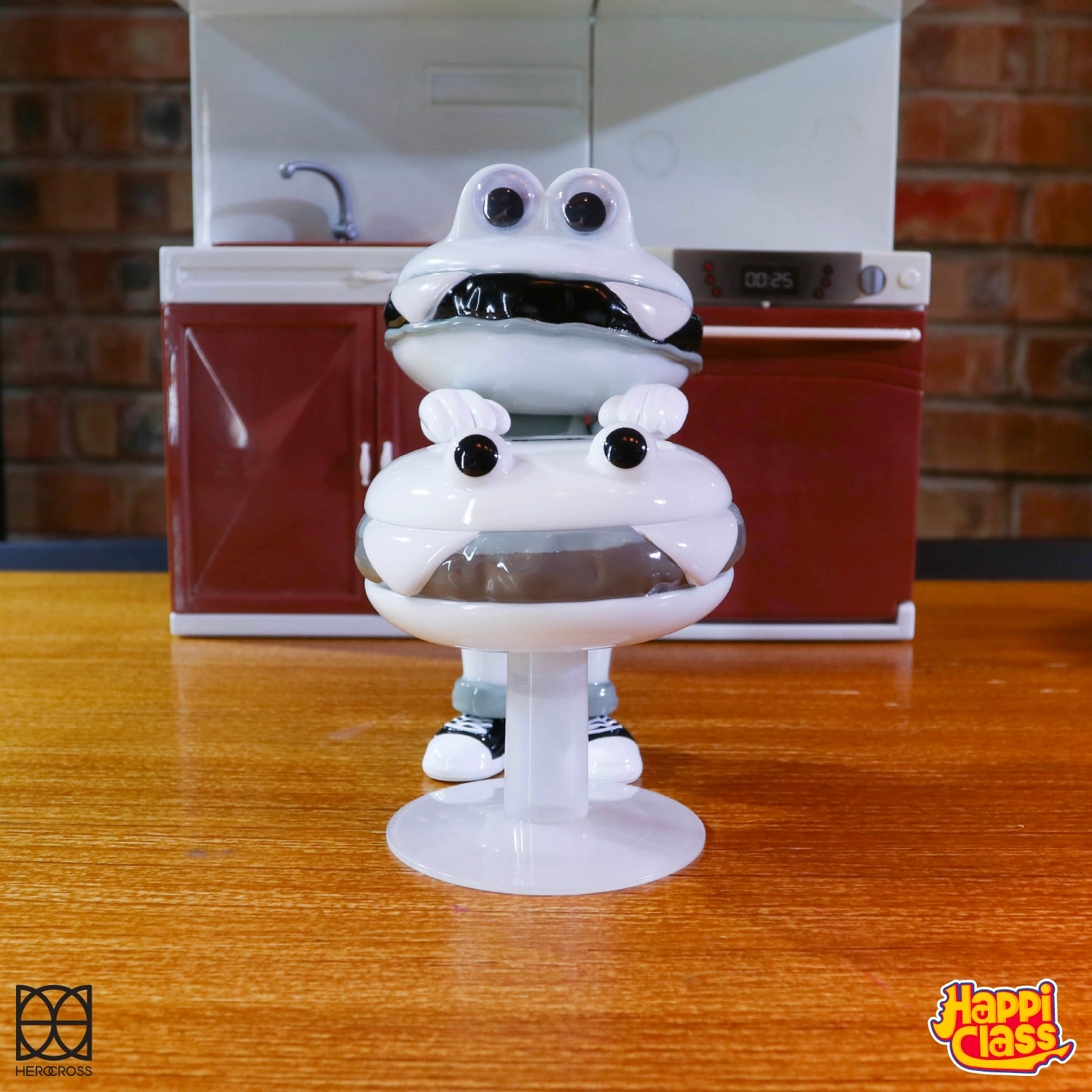 HEROCROSS x Happi Class HuntBurger Chair 15cm