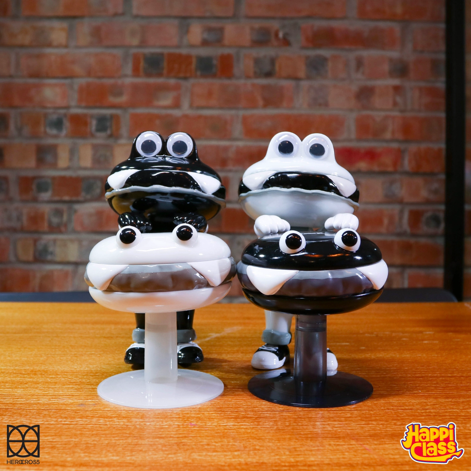 HEROCROSS x Happi Class HuntBurger Chair 15cm