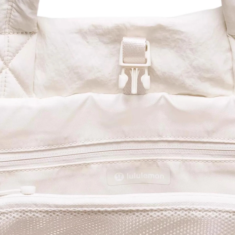 lululemon On My Level 20L Tote