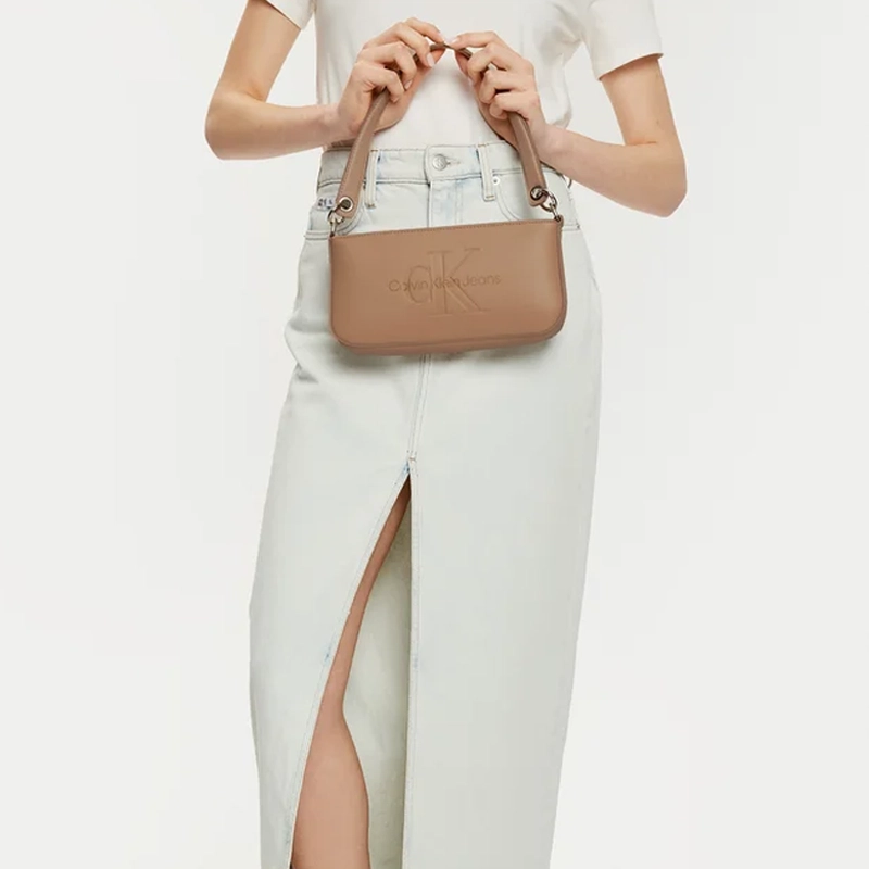 CALVIN KLEIN Sculpted