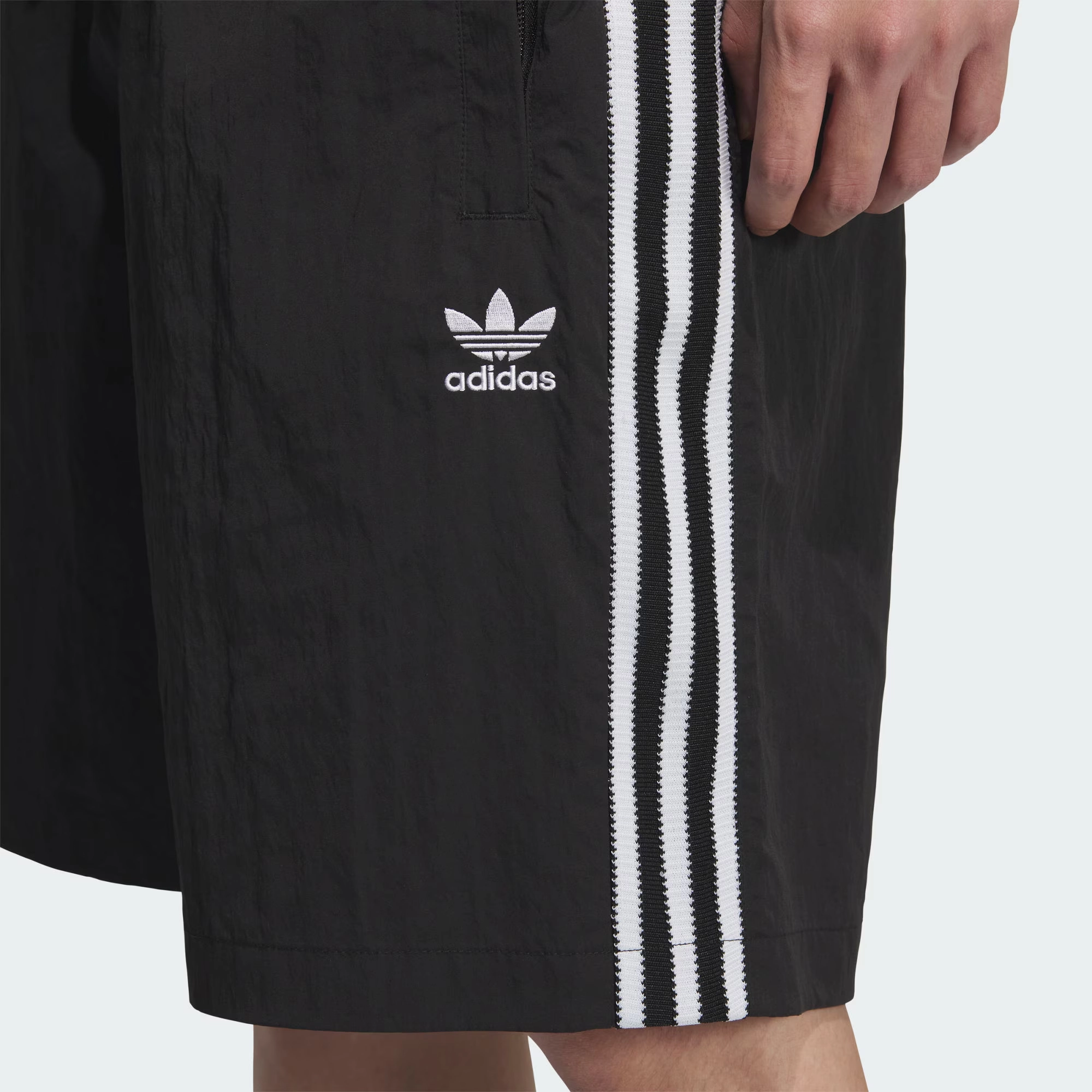 adidas originals SS25 WOVEN SHORTS logo
