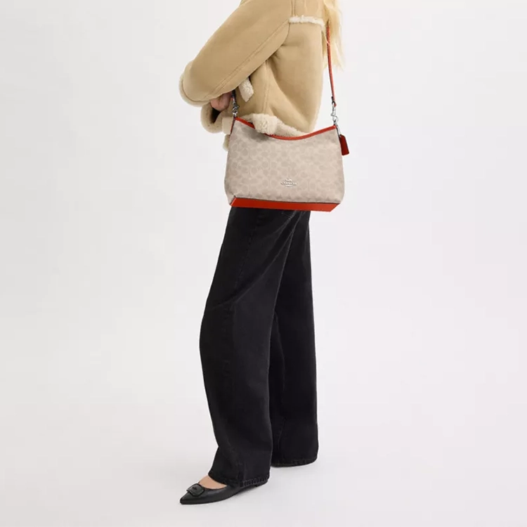 COACH LAUREL 31