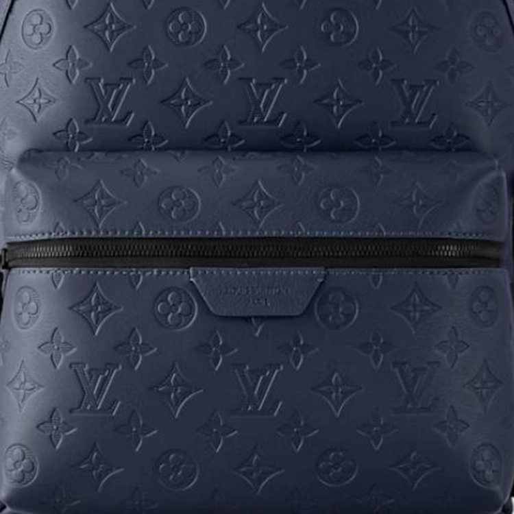 LOUIS VUITTON Discovery PM