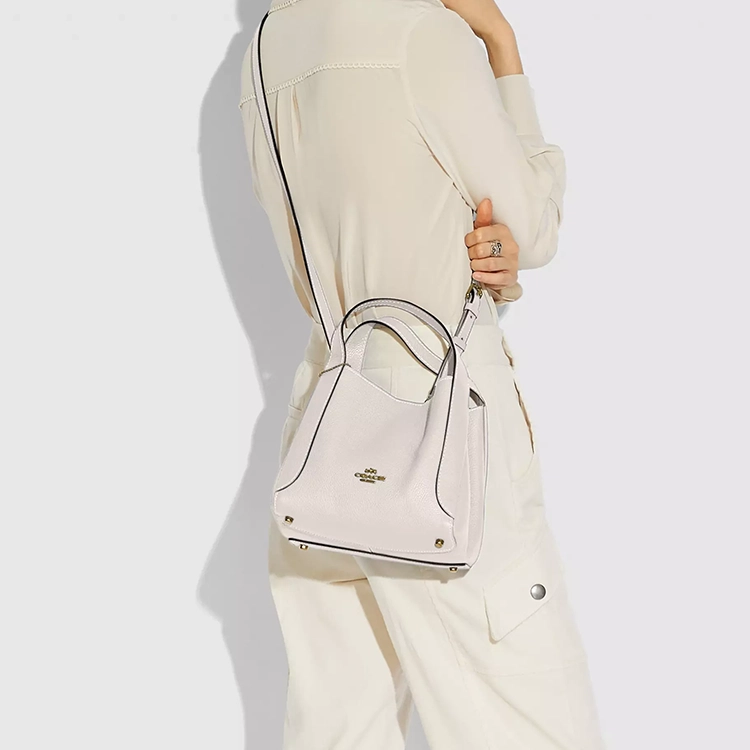 COACH Hadley 21 HoboTote