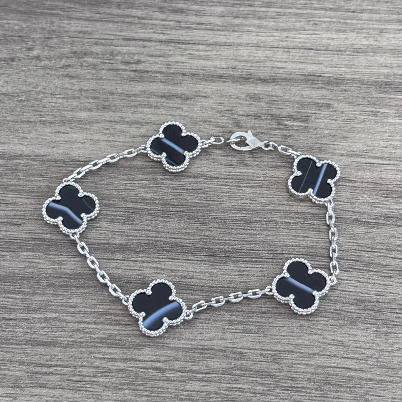 Van Cleef Arpels 5 18K