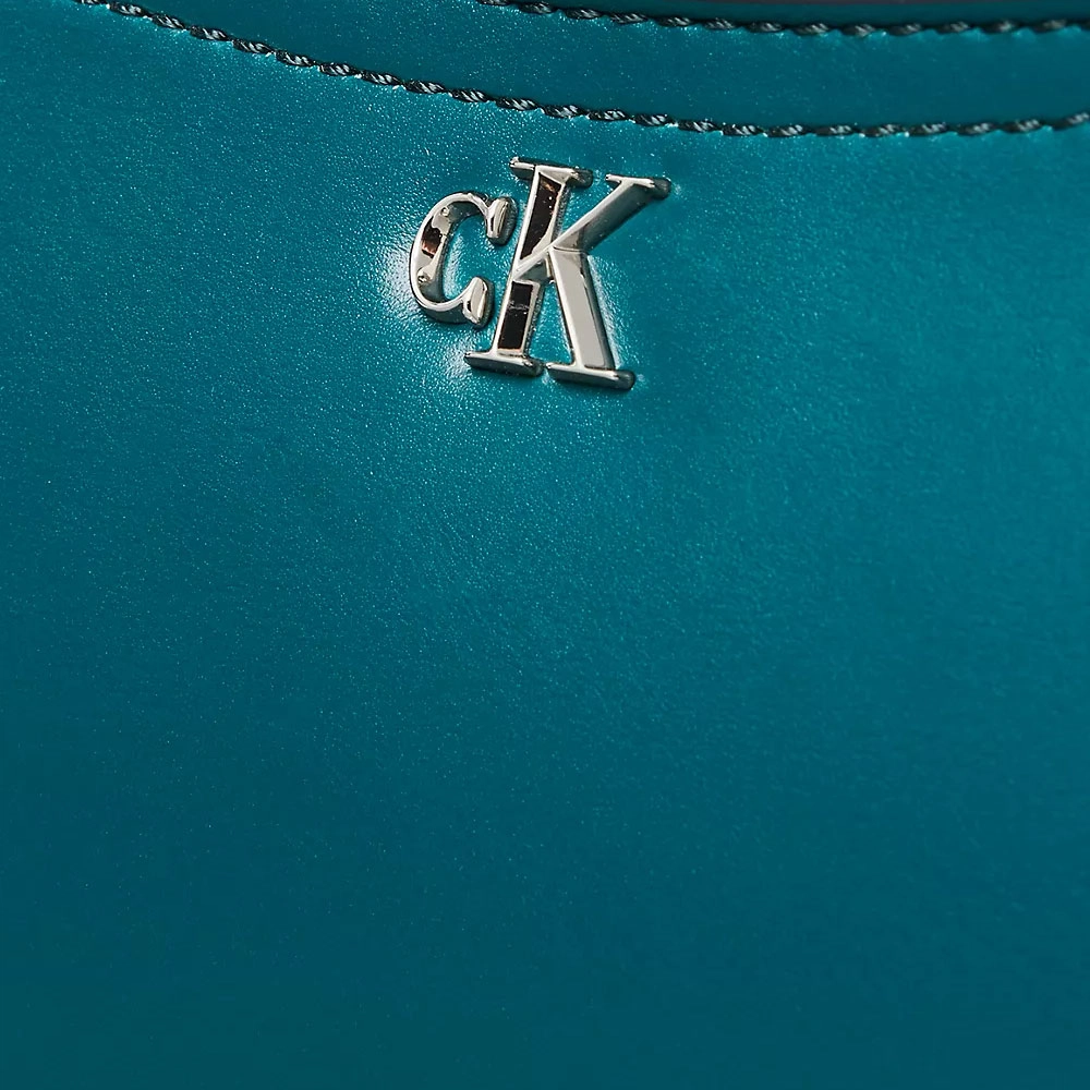 CALVIN KLEIN