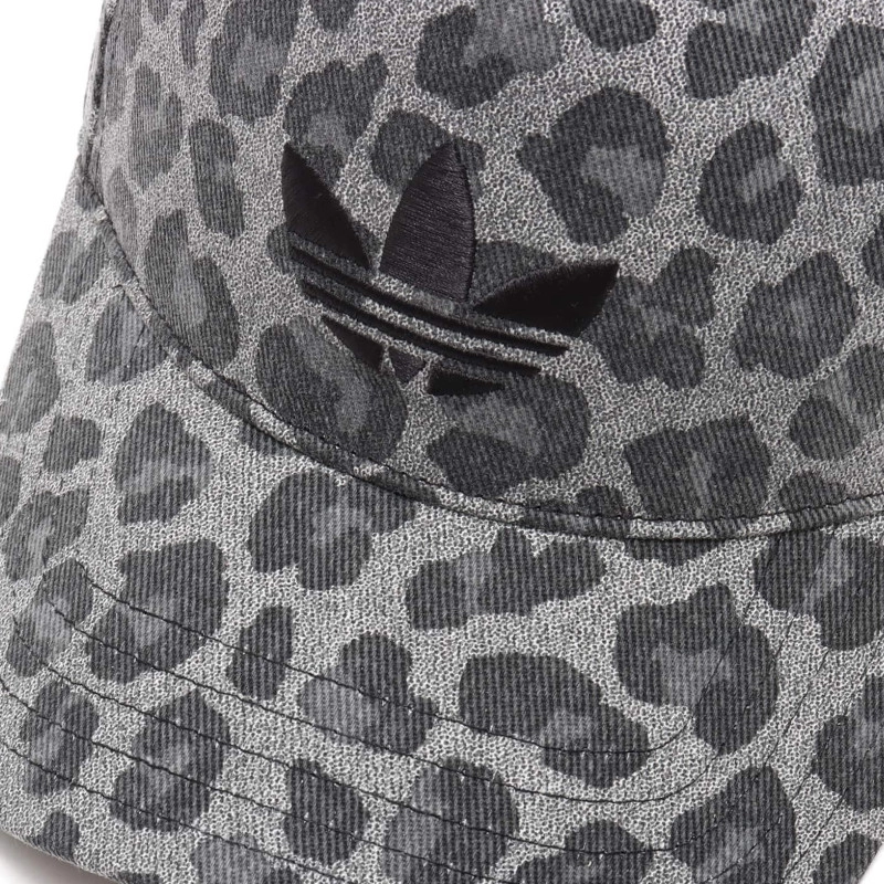 adidas -