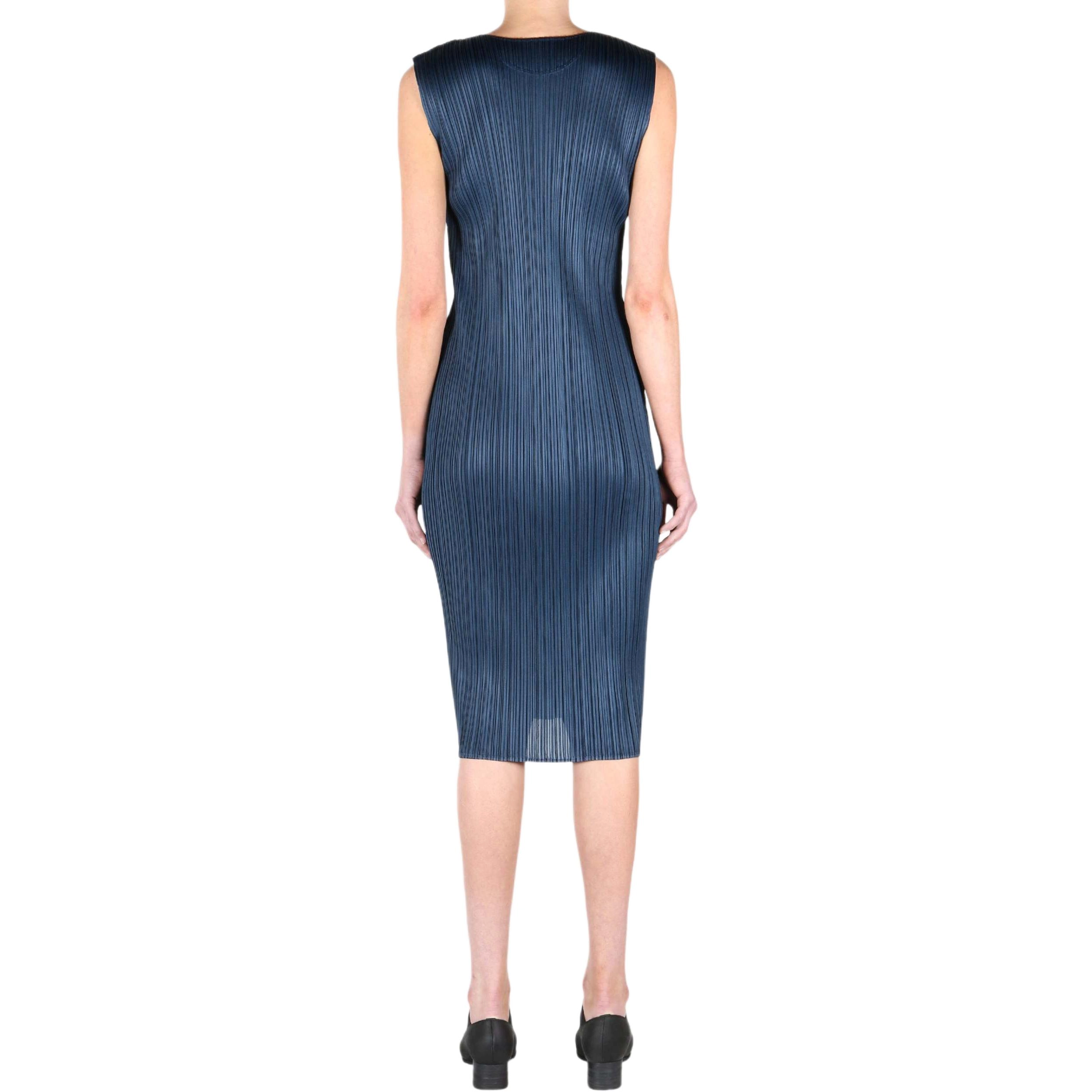 PLEATS PLEASE ISSEY MIYAKE