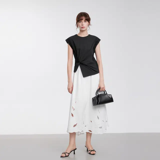 ELLE T