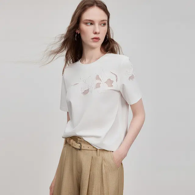 ELLE T