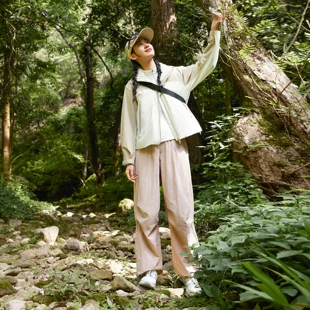 波司登  三合一鹅绒内胆防风防水透湿户外蓄热保暖 冲锋衣 女款