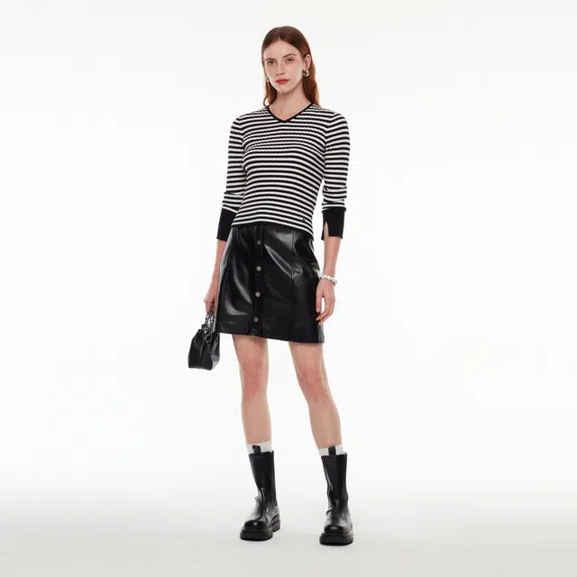 GUESS V