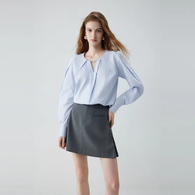 ELLE V
