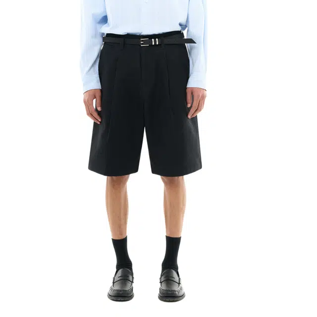 BESLOW ONE TUCK WIDE FIT SHORTS